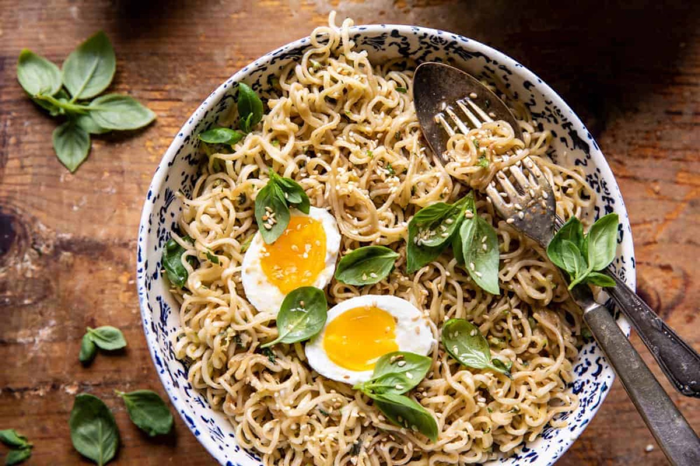 15-Minute Garlic Butter Ramen Noodles with Zucchini and Basil