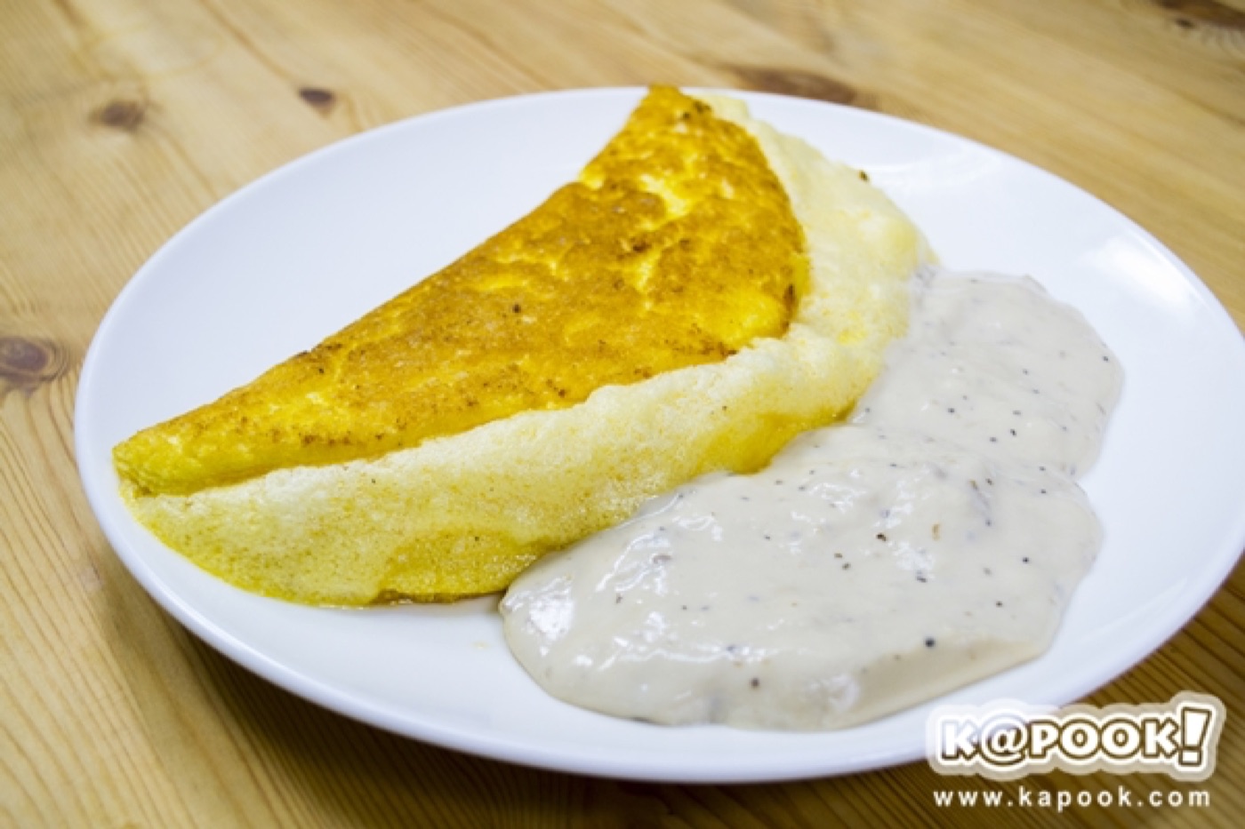 Fluffy French Soufflé Omelette with Creamy Mushroom Sauce